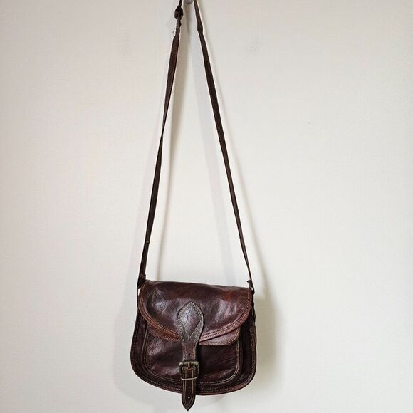 Handbags - EUC VINTAGE GENUINE LEATHER DEEP BRICK RED SADDLE STYLE SLING BAG SMALL